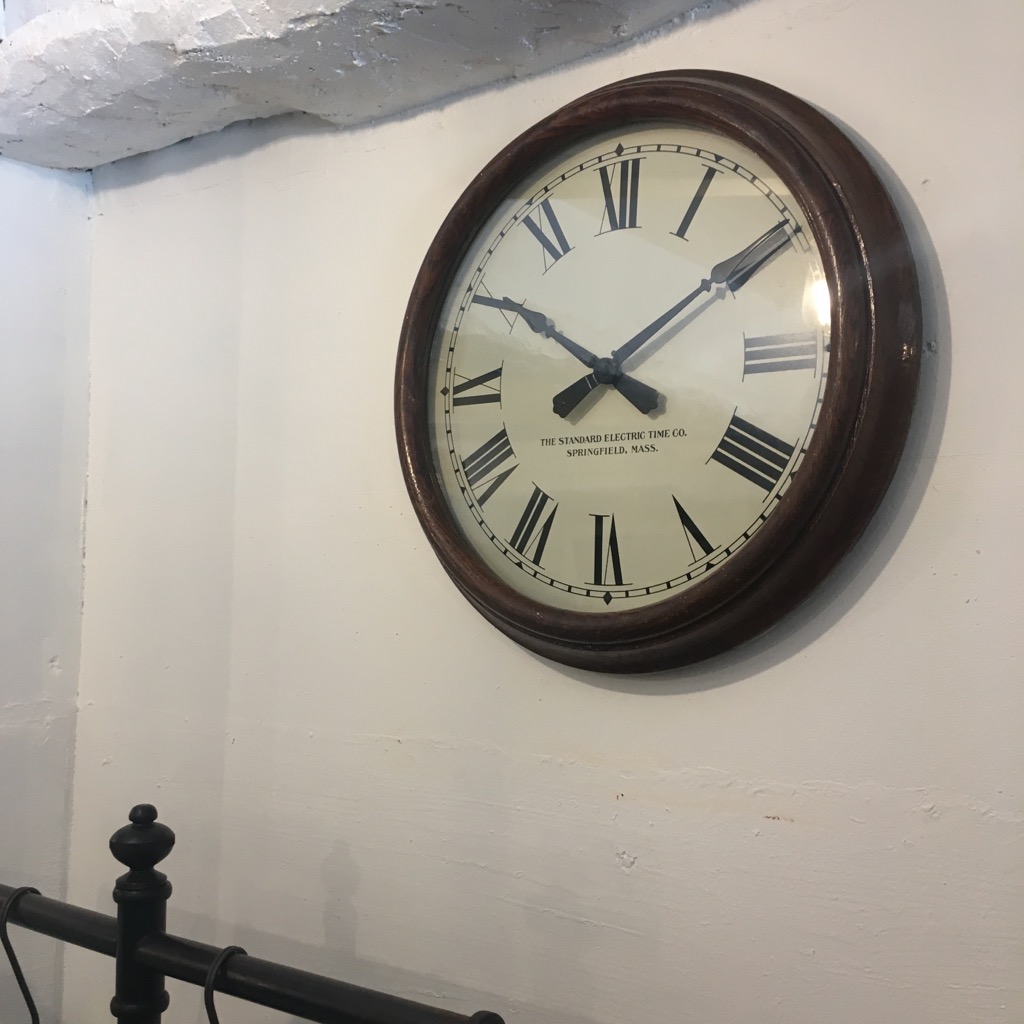 ANTIQUE 1920's THE STANDARD ELECTRIC TIME Co. “ROUND WALL CLOCK